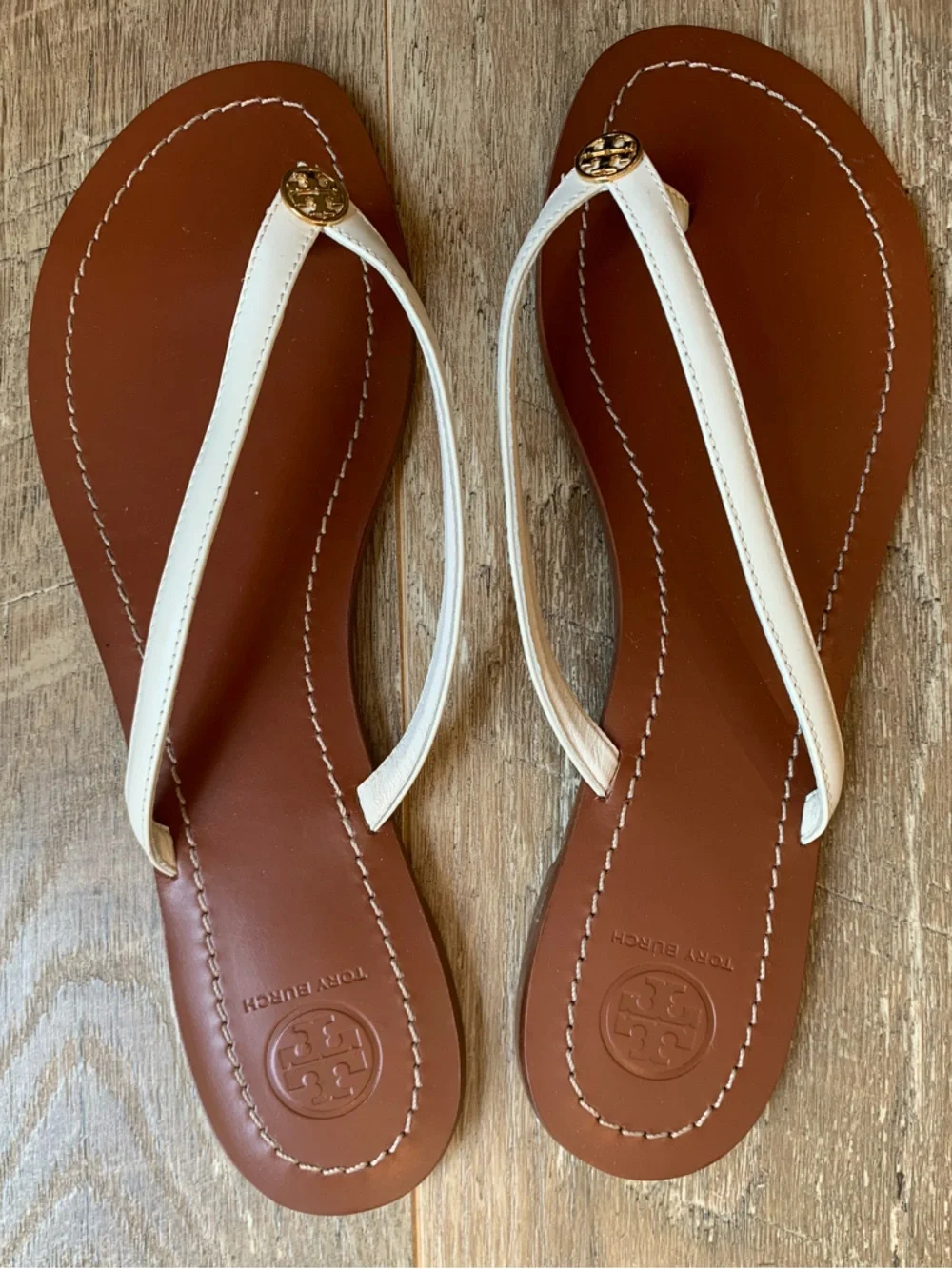 Tory Burch White Leather Thong Sandals with Gold Logo - 11 - Picture 4 of 9